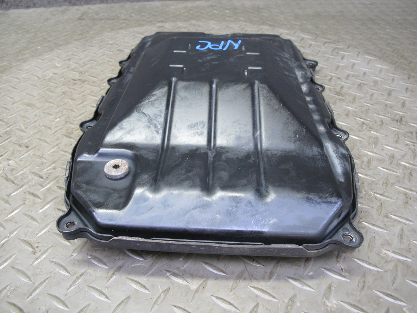 2011-2018 Porsche Cayenne S 958 Automatic Transmission Oil Pan 0C8321361