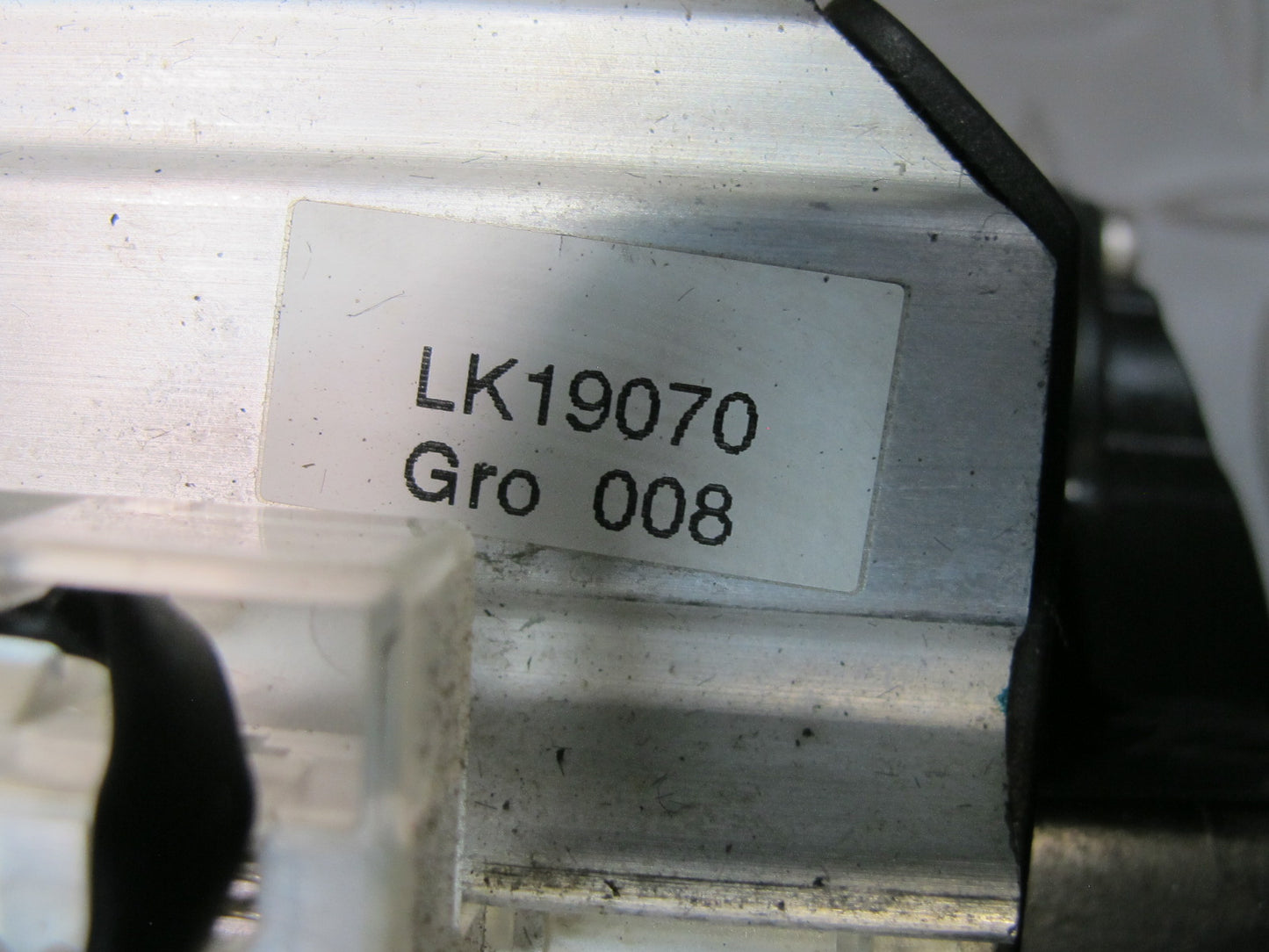 03-12 Mercedes R230 Sl-class Convertible Right Pawl Cylinder Support OEM