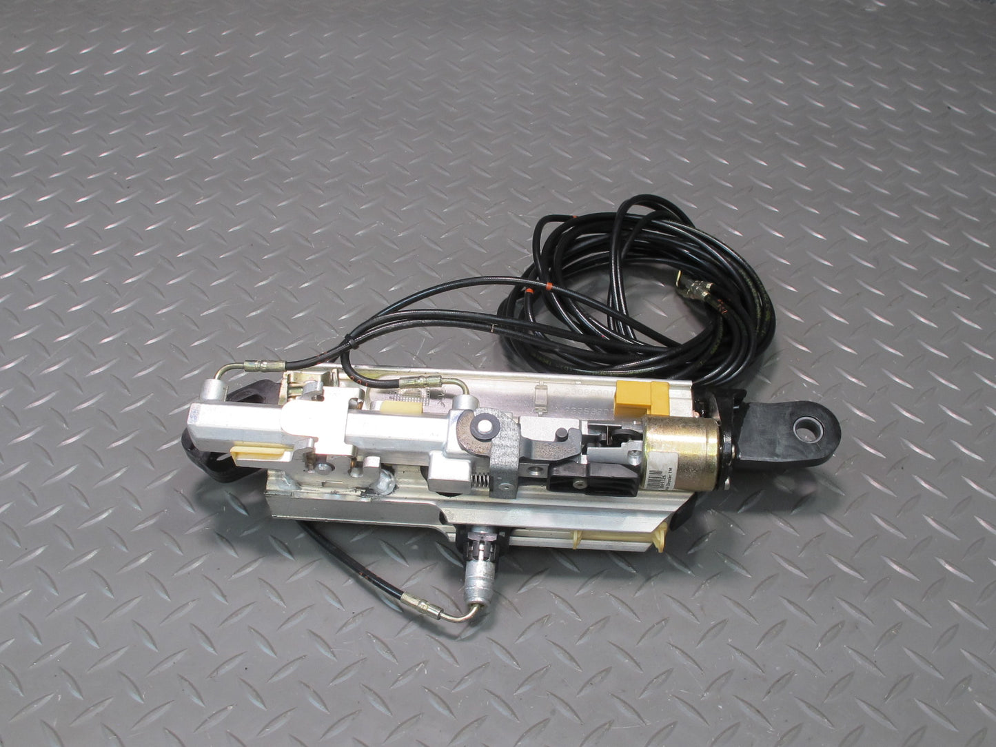 03-12 Mercedes R230 Sl-class Convertible Right Pawl Cylinder Support OEM