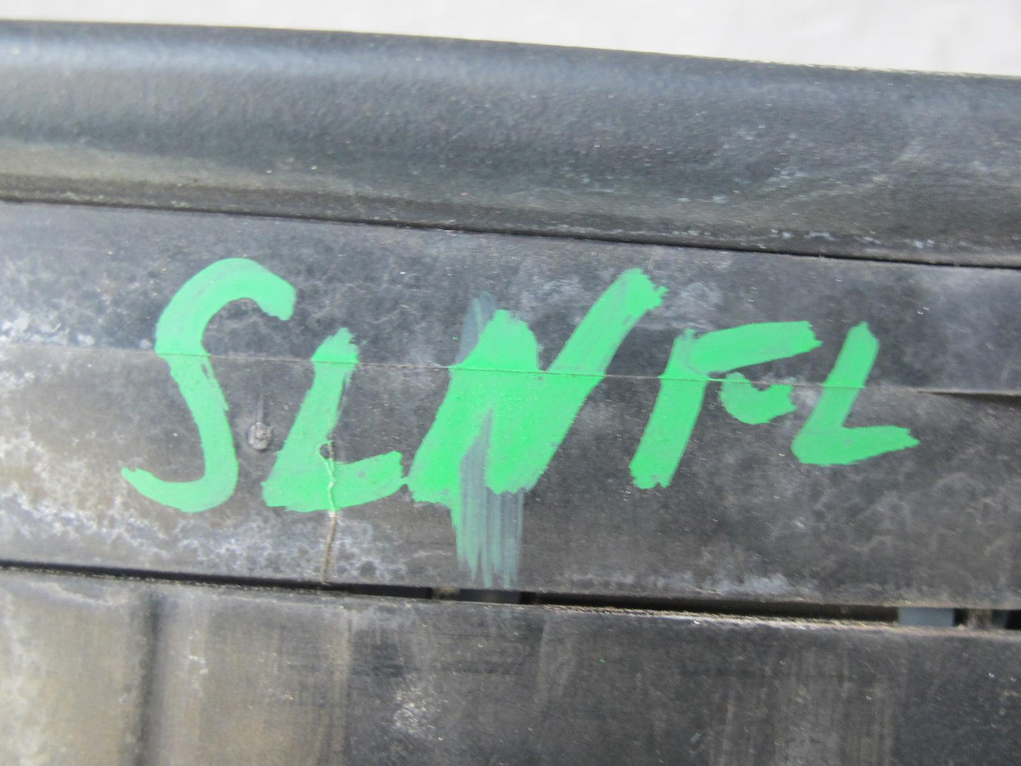 03-12 Mercedes R230 Sl-class Set of 2 Front Left & Right Hood Vent Grille OEM