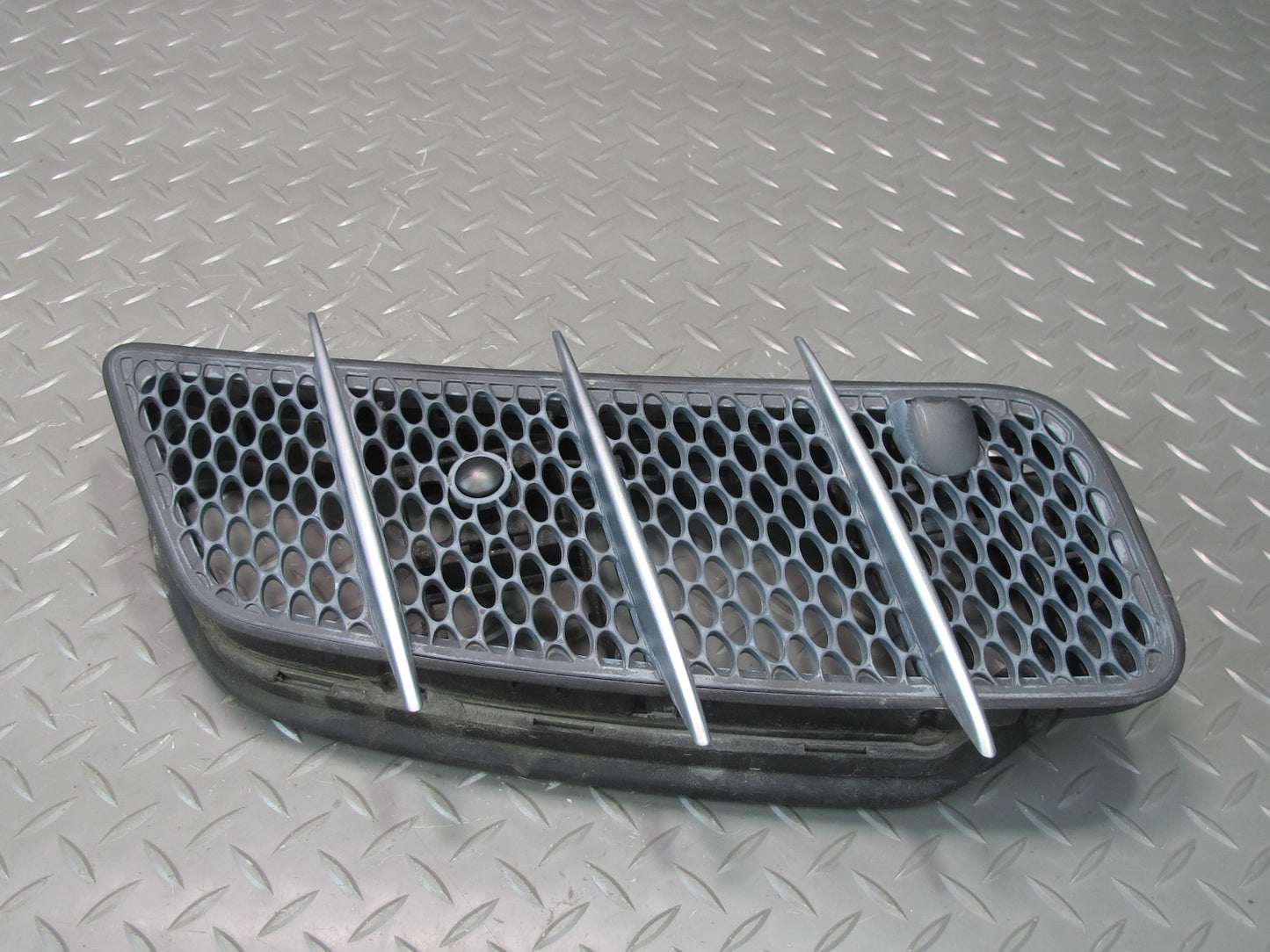 03-12 Mercedes R230 Sl-class Set of 2 Front Left & Right Hood Vent Grille OEM