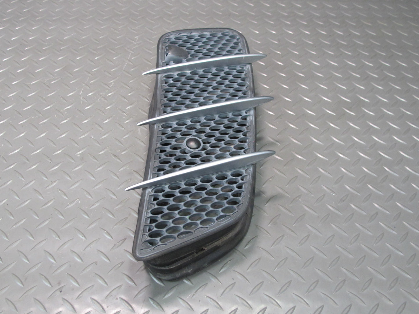 03-12 Mercedes R230 Sl-class Set of 2 Front Left & Right Hood Vent Grille OEM