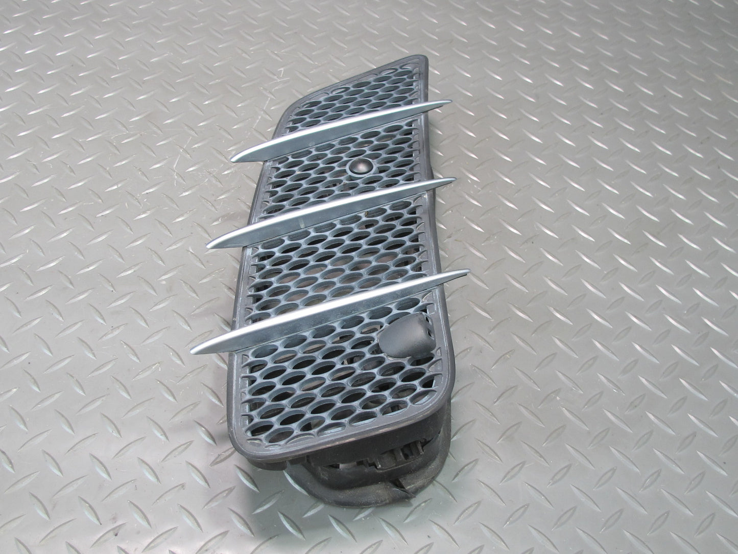 03-12 Mercedes R230 Sl-class Set of 2 Front Left & Right Hood Vent Grille OEM