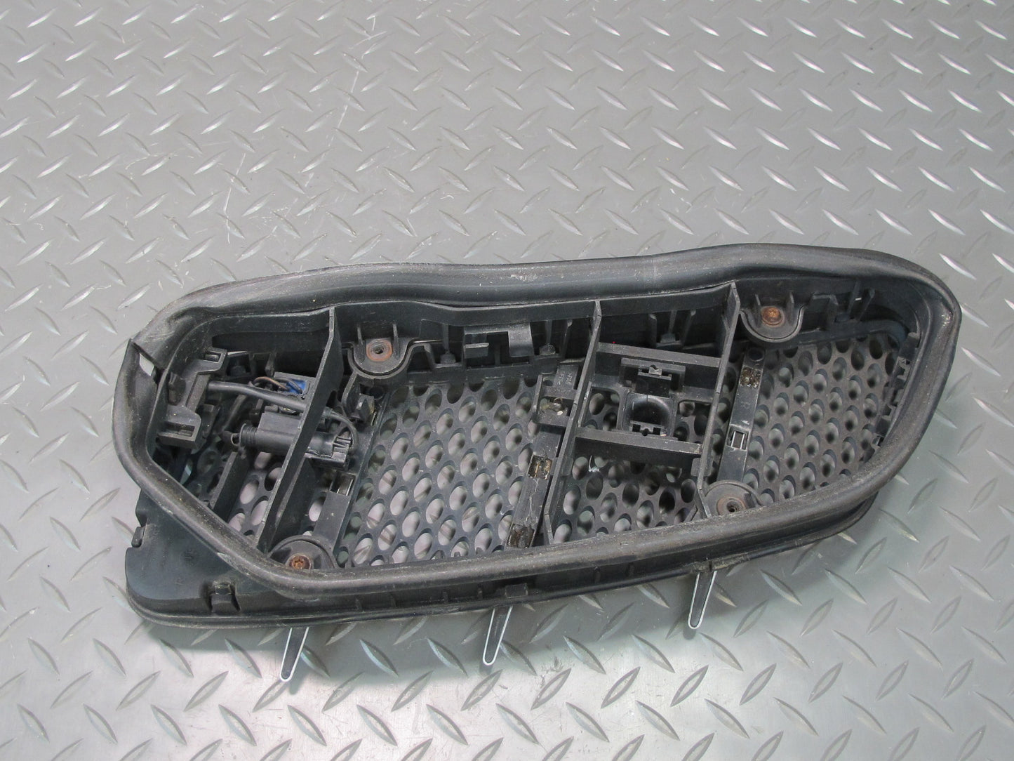 03-12 Mercedes R230 Sl-class Set of 2 Front Left & Right Hood Vent Grille OEM