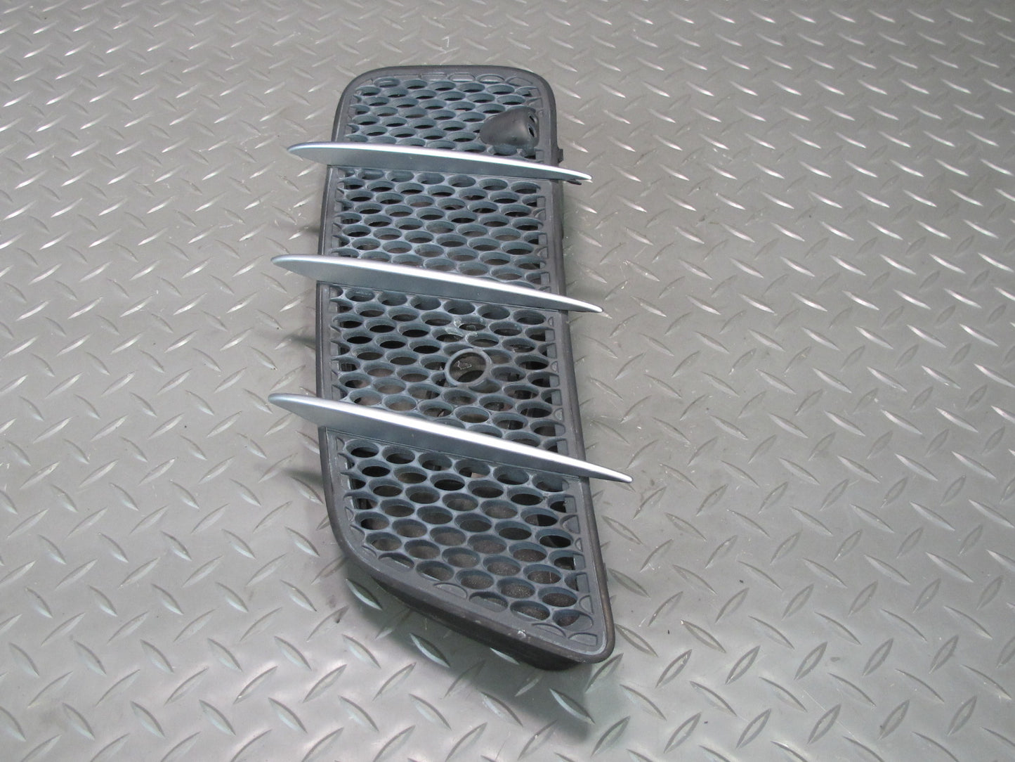 03-12 Mercedes R230 Sl-class Set of 2 Front Left & Right Hood Vent Grille OEM