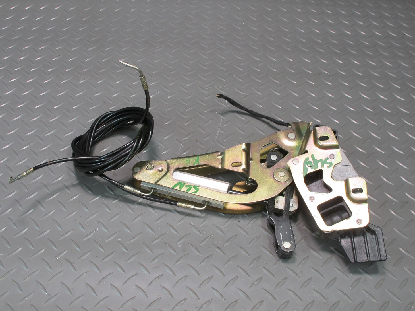 03-12 Mercedes R230 Sl-class Rear Right Trunk Lock Frame Cylinder 2307901271 OEM