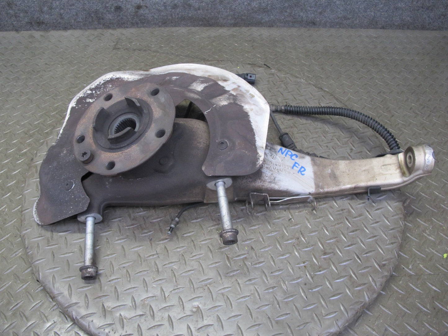 2011-2018 Porsche Cayenne 958 AWD Front Right Spindle Knuckle Wheel Hub Bearing