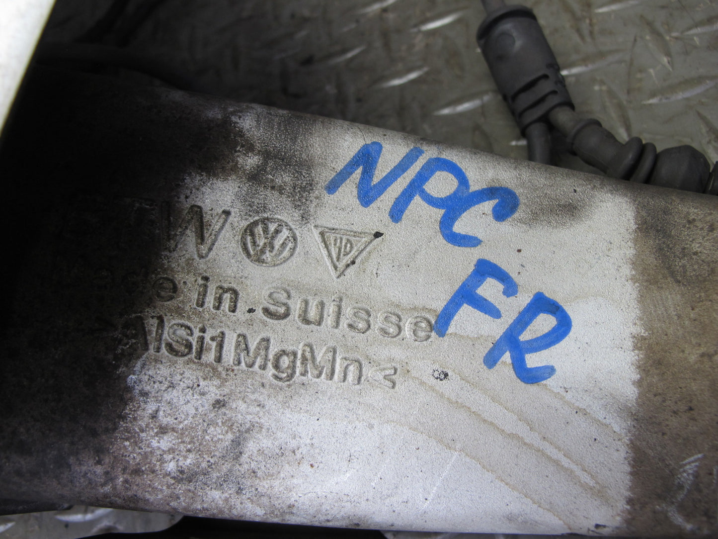 2011-2018 Porsche Cayenne 958 AWD Front Right Spindle Knuckle Wheel Hub Bearing