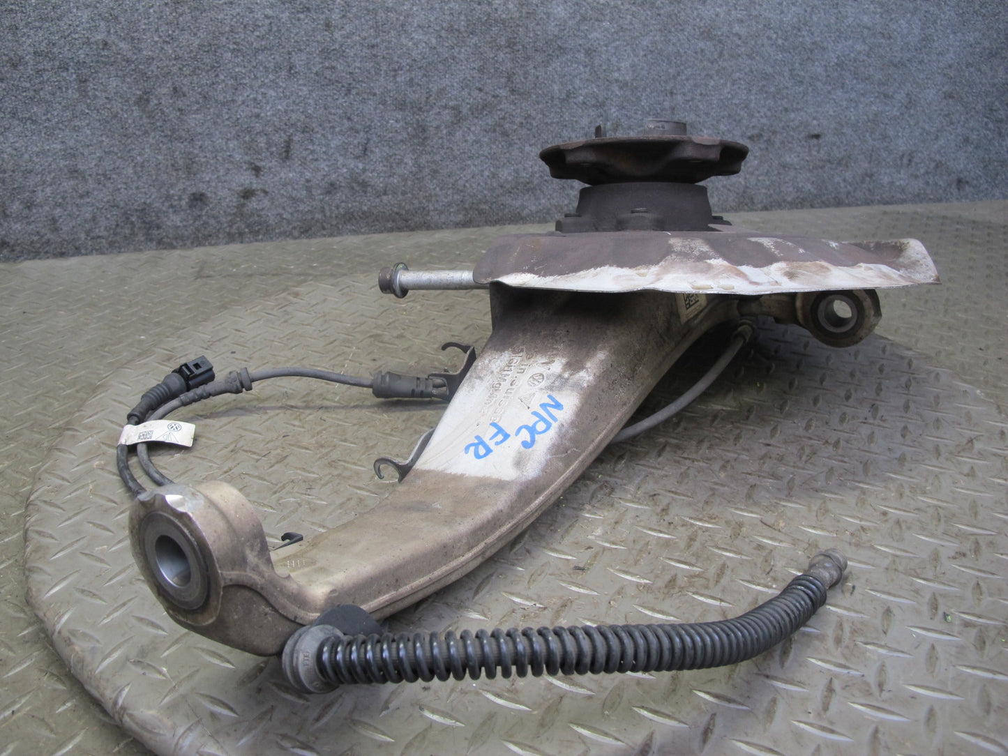 2011-2018 Porsche Cayenne 958 AWD Front Right Spindle Knuckle Wheel Hub Bearing