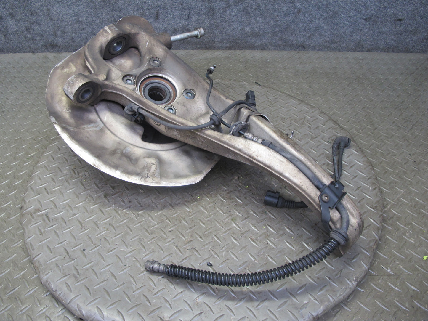 2011-2018 Porsche Cayenne 958 AWD Front Right Spindle Knuckle Wheel Hub Bearing