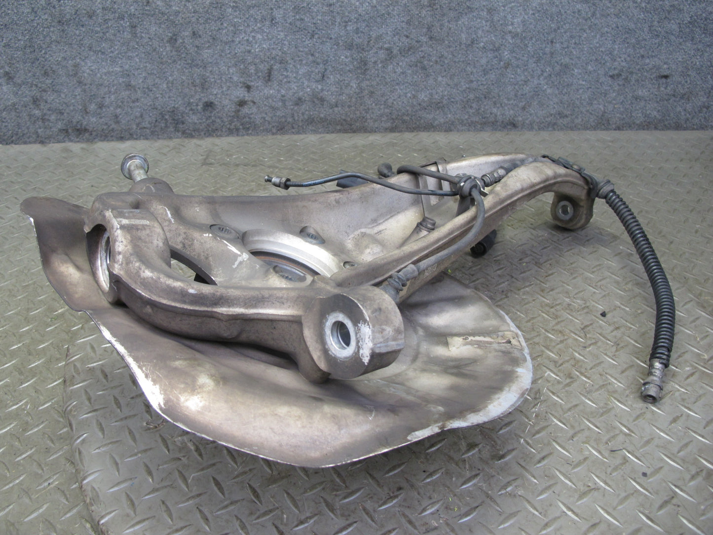 2011-2018 Porsche Cayenne 958 AWD Front Right Spindle Knuckle Wheel Hub Bearing