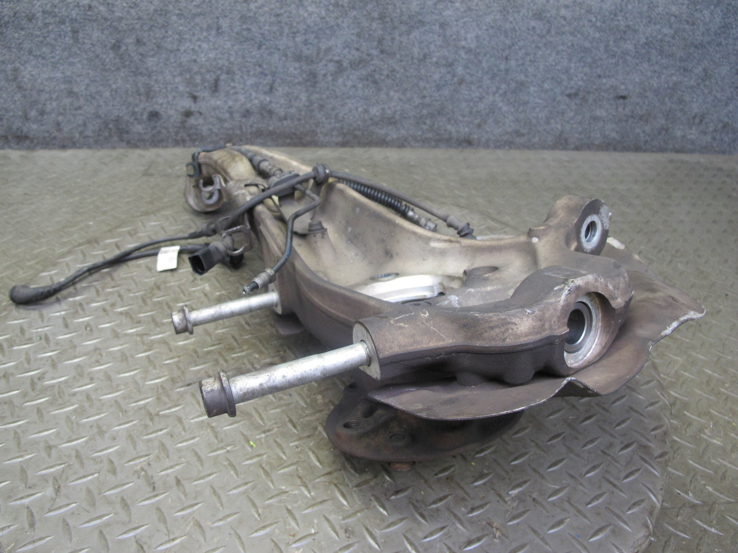 2011-2018 Porsche Cayenne 958 AWD Front Right Spindle Knuckle Wheel Hub Bearing