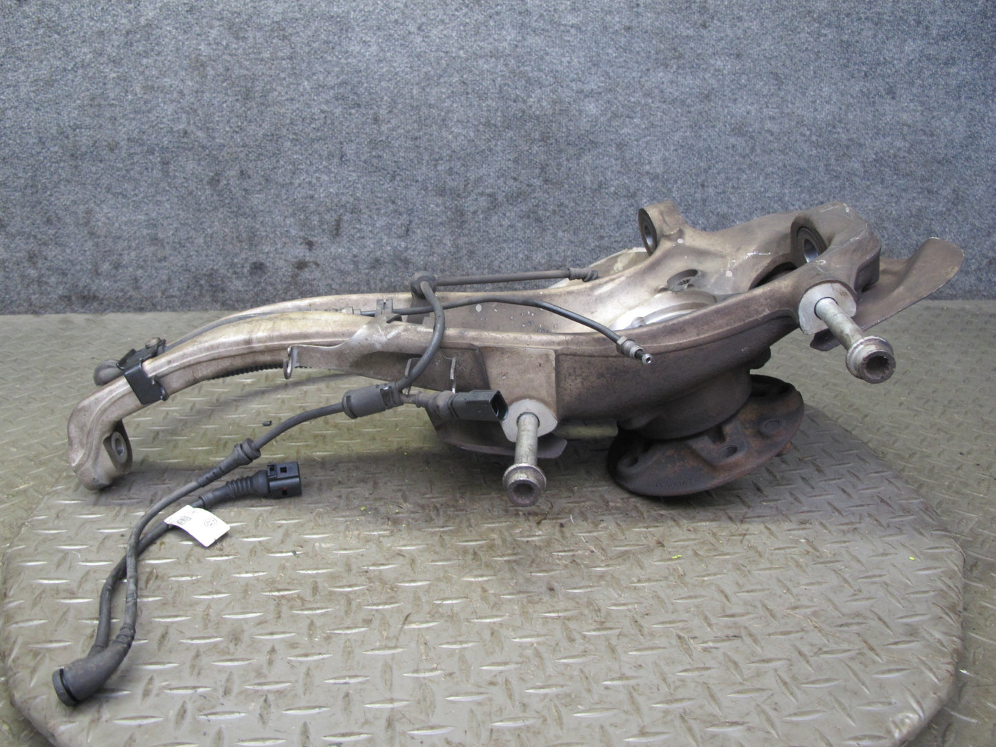 2011-2018 Porsche Cayenne 958 AWD Front Right Spindle Knuckle Wheel Hub Bearing