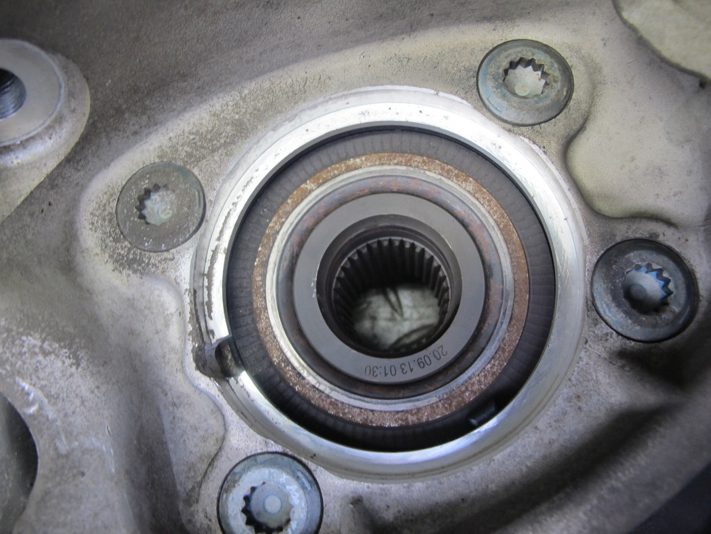 2013-2018 Porsche Cayenne 958 AWD Rear Left Spindle Knuckle Wheel Hub Bearing