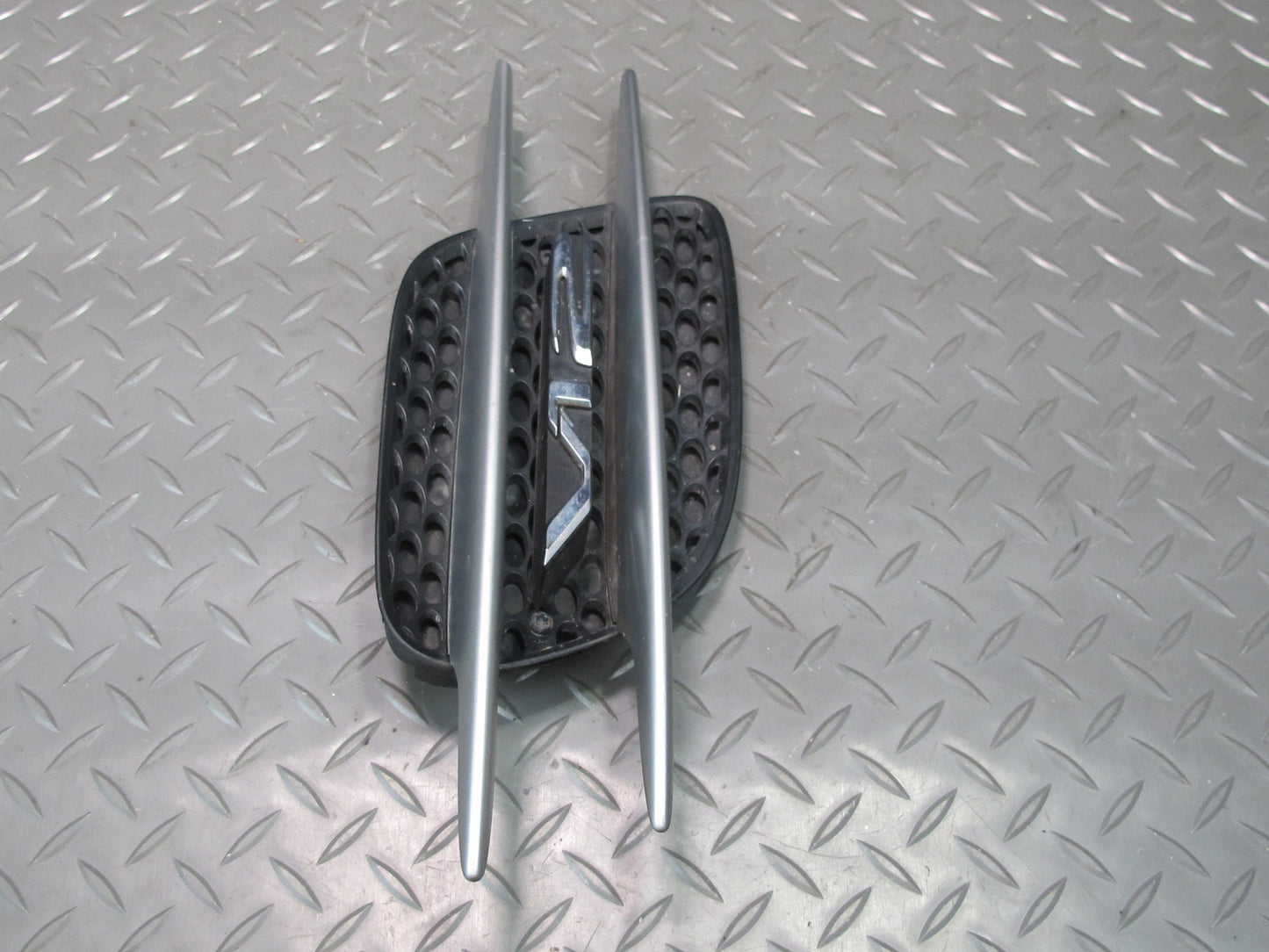 03-08 Mercedes R230 SL600 V12 Set of 2 Front Fender Grille Vent Trim Molding OEM