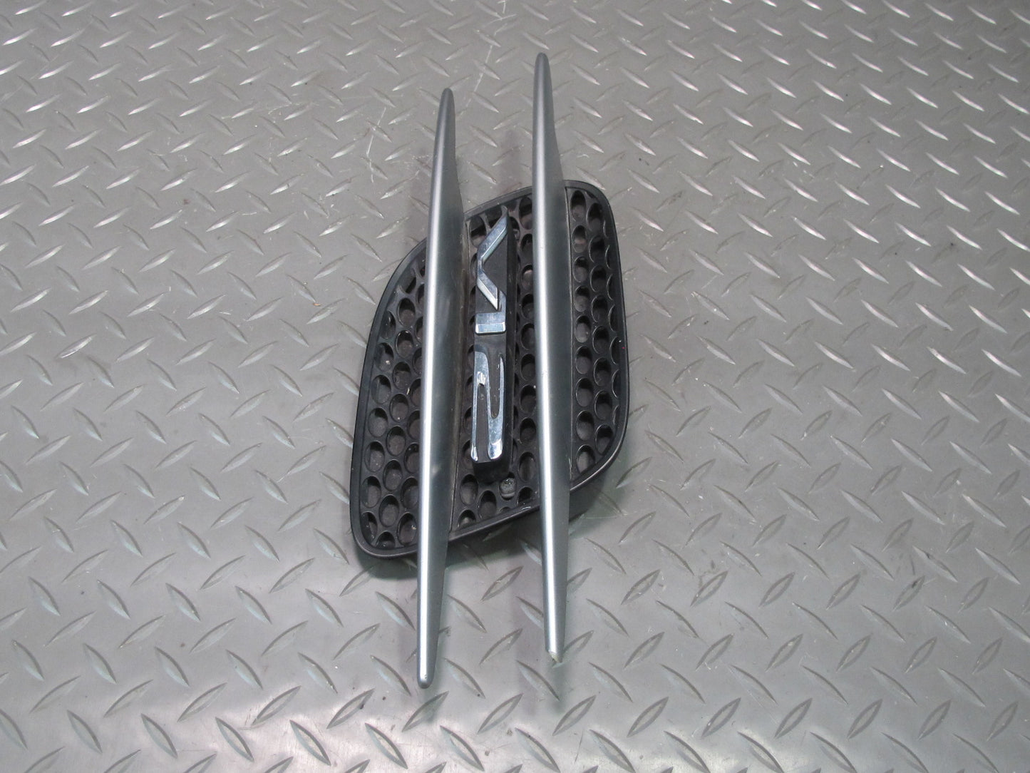 03-08 Mercedes R230 SL600 V12 Set of 2 Front Fender Grille Vent Trim Molding OEM