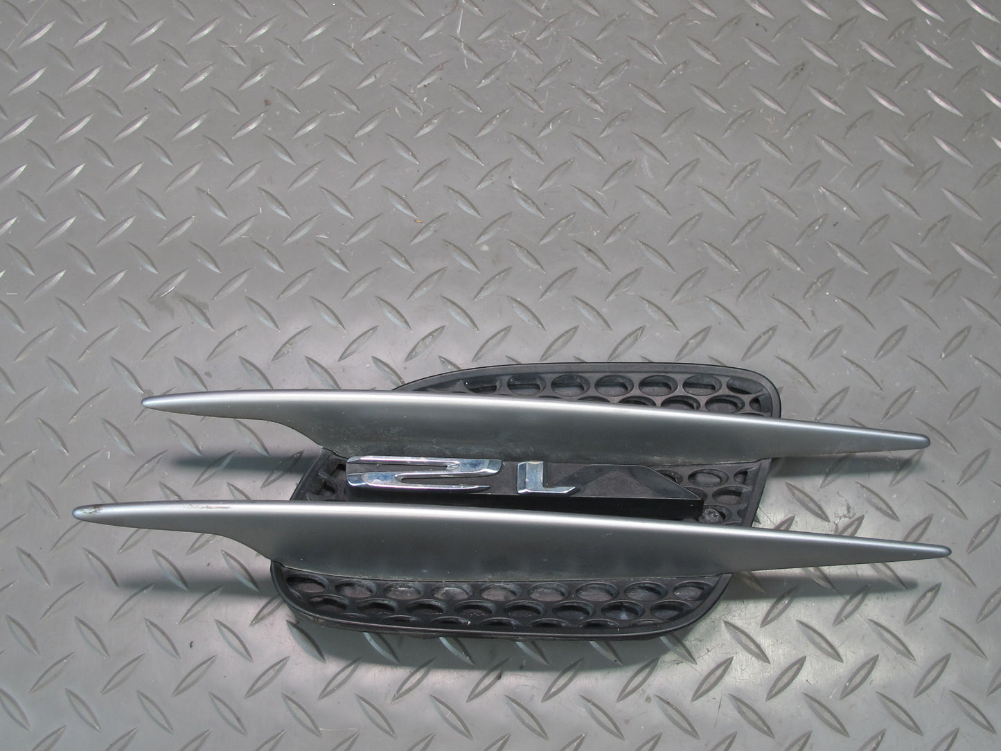 03-08 Mercedes R230 SL600 V12 Set of 2 Front Fender Grille Vent Trim Molding OEM