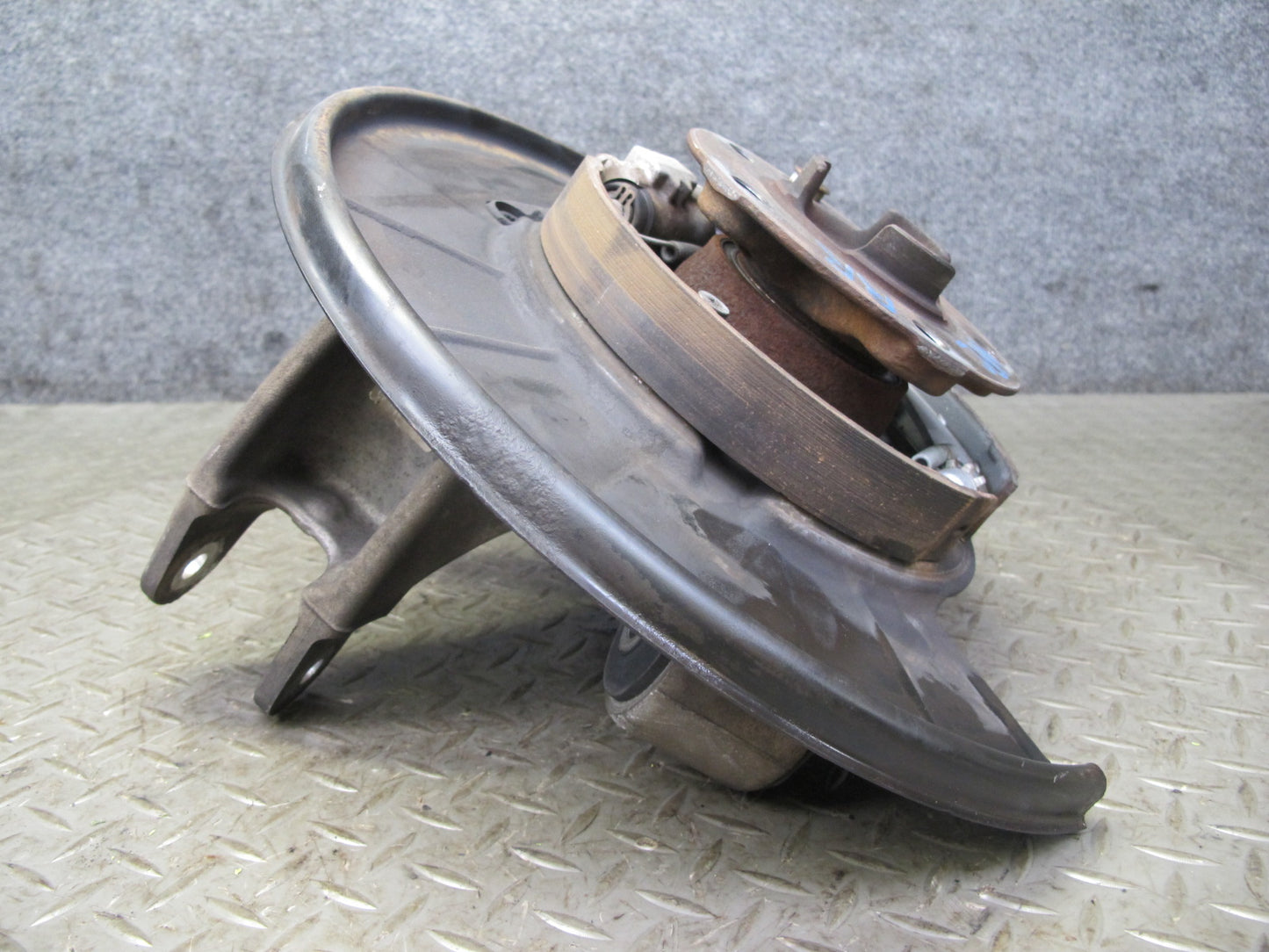 2013-2018 Porsche Cayenne 958 AWD Rear Right Spindle Knuckle Wheel Hub Bearing