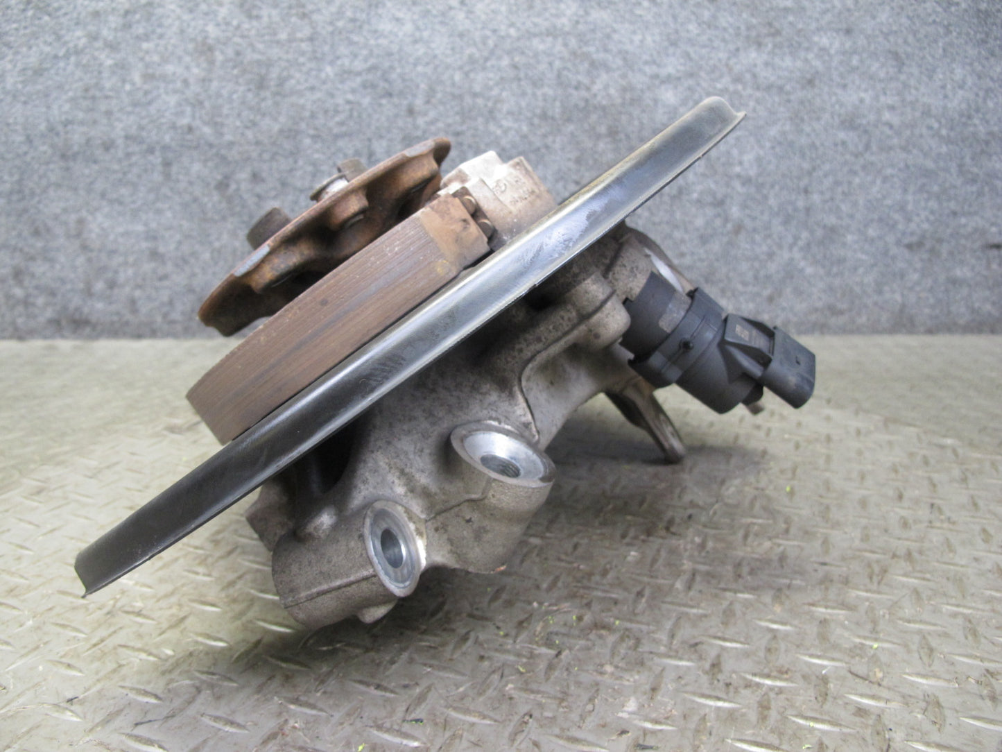 2013-2018 Porsche Cayenne 958 AWD Rear Right Spindle Knuckle Wheel Hub Bearing