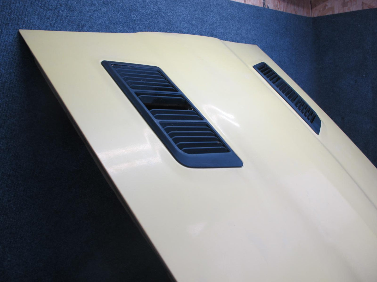 77-78 Datsun S30 280Z Front Hood Bonnet Shell Cover Panel Yellow OEM