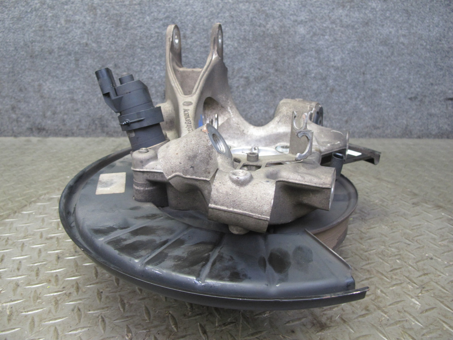 2013-2018 Porsche Cayenne 958 AWD Rear Right Spindle Knuckle Wheel Hub Bearing