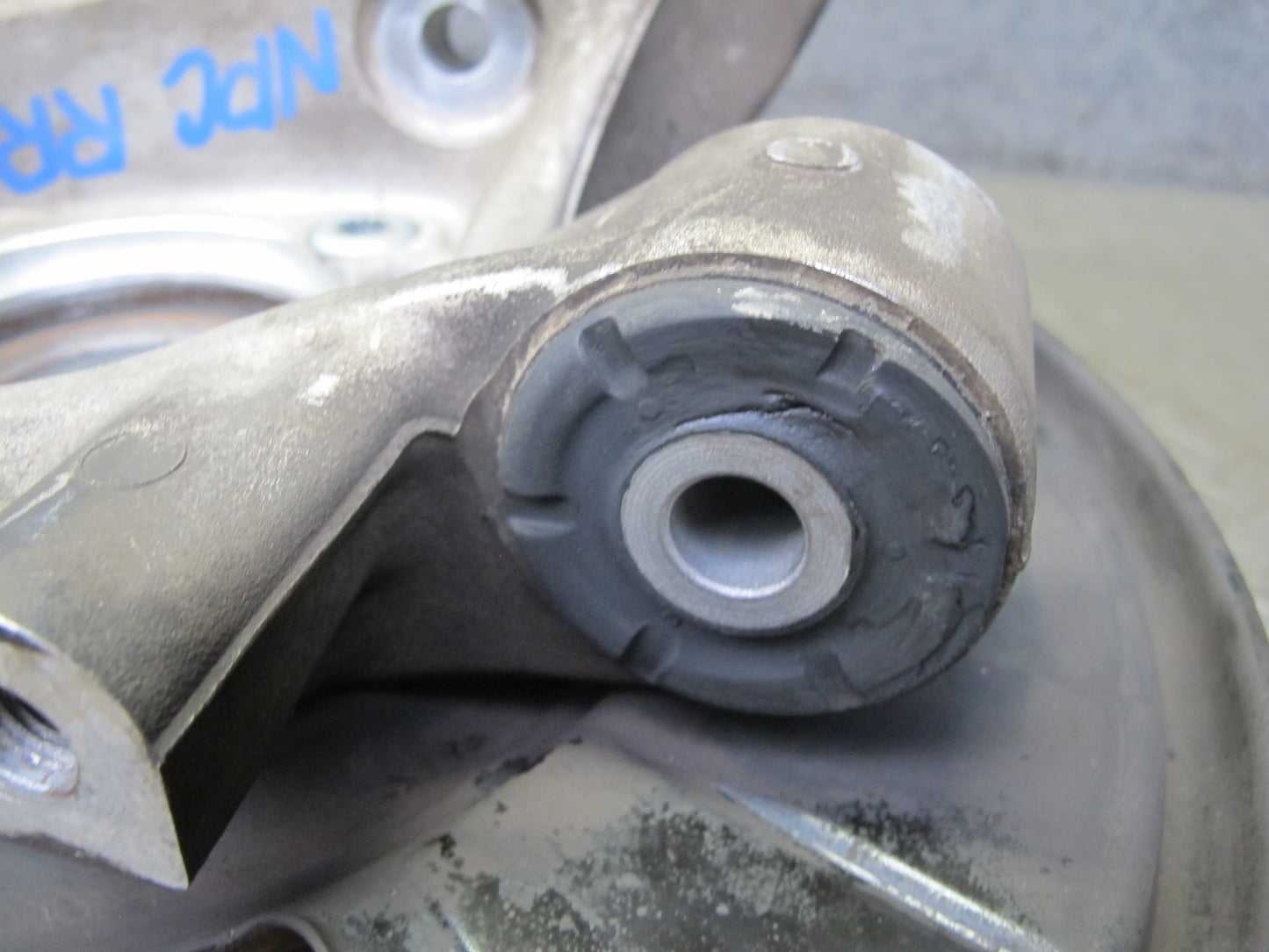 2013-2018 Porsche Cayenne 958 AWD Rear Right Spindle Knuckle Wheel Hub Bearing