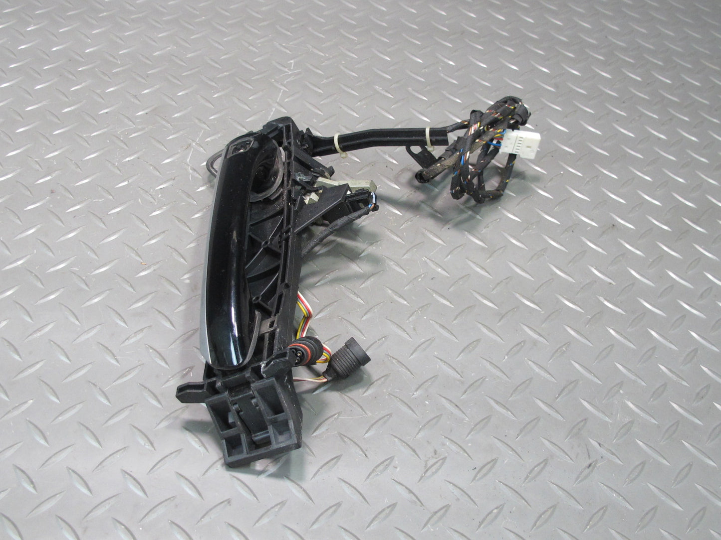 03-06 Mercedes R230 Sl-class Left Door Exterior Handle w Keyless Entry OEM