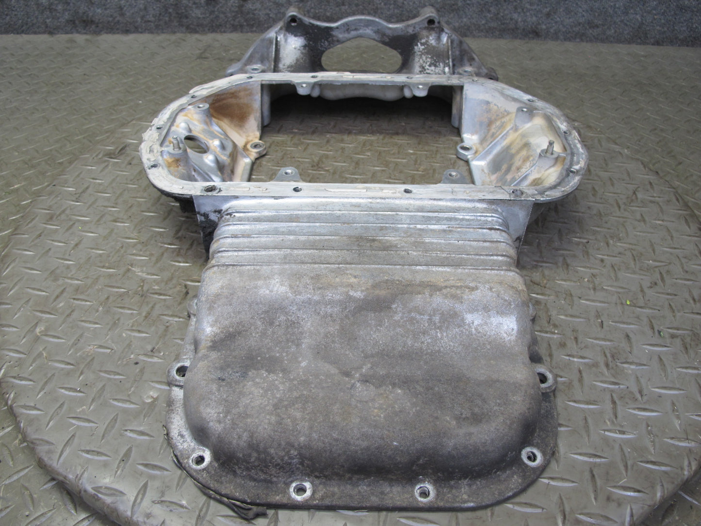 98-00 Lexus UZZ30L SC400 1UZFE 4.0L Engine Upper Oil Pan OEM