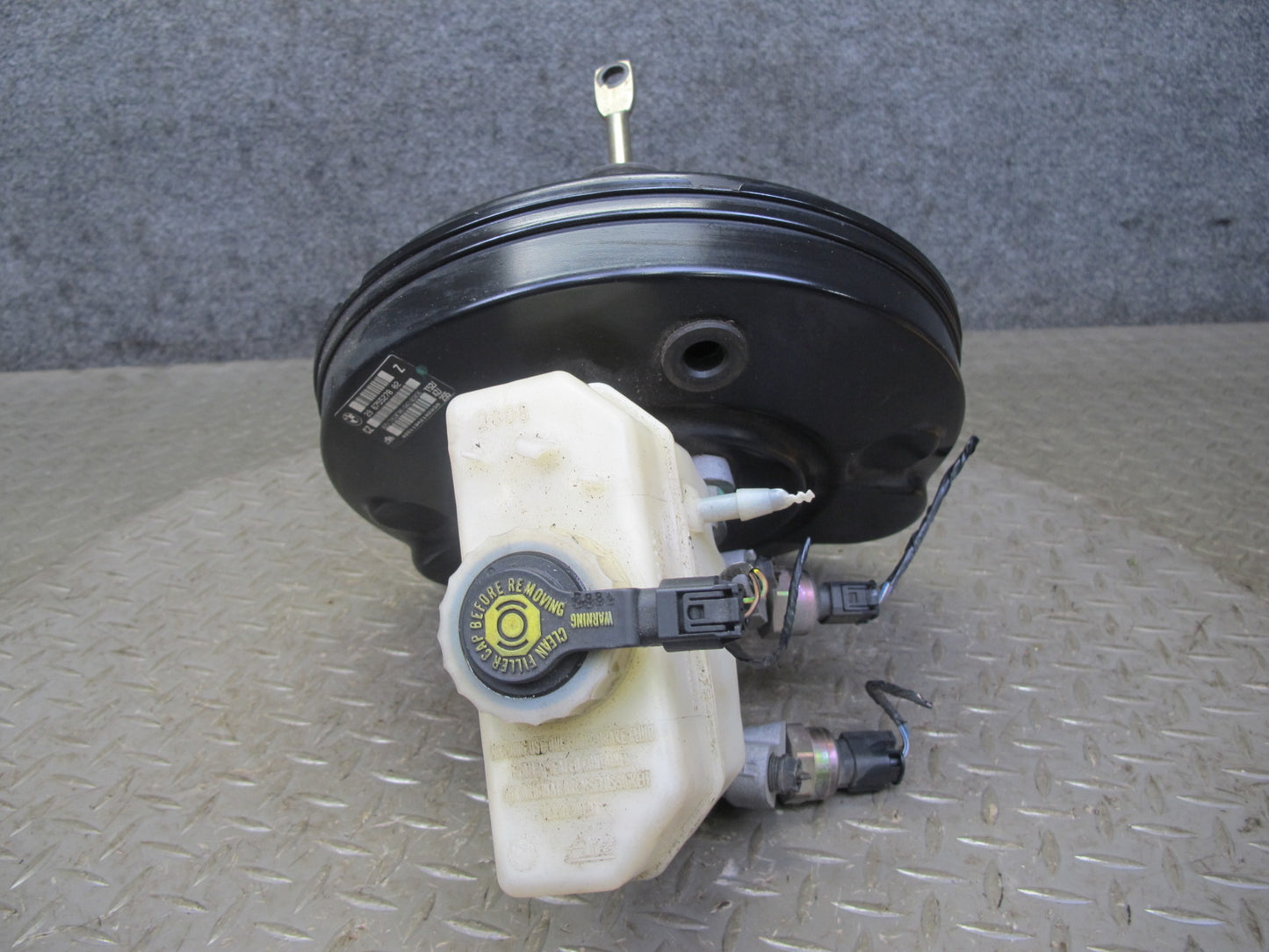 01-06 BMW E46 330ci Brake Master Cylinder Booster Fluid Reservoir OEM