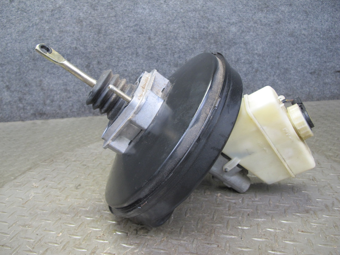 01-06 BMW E46 330ci Brake Master Cylinder Booster Fluid Reservoir OEM