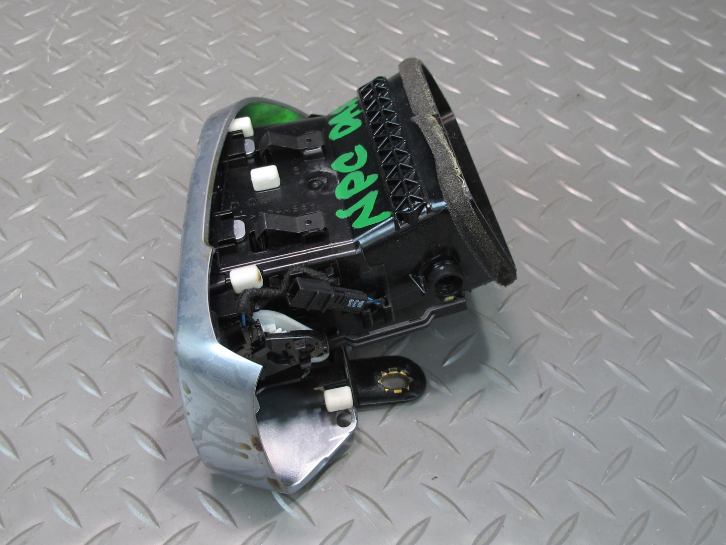 2011-2018 Porsche Cayenne 958 Front Left Side Dash A/C Heater Air Vent Grille