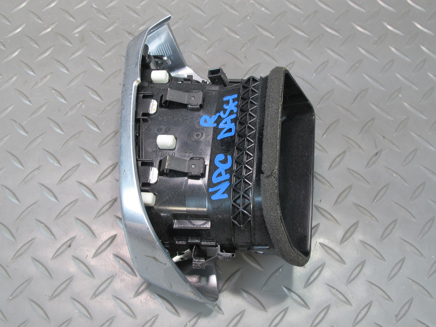 2011-2018 Porsche Cayenne 958 Front Right Side Dash A/C Heater Air Vent Grille