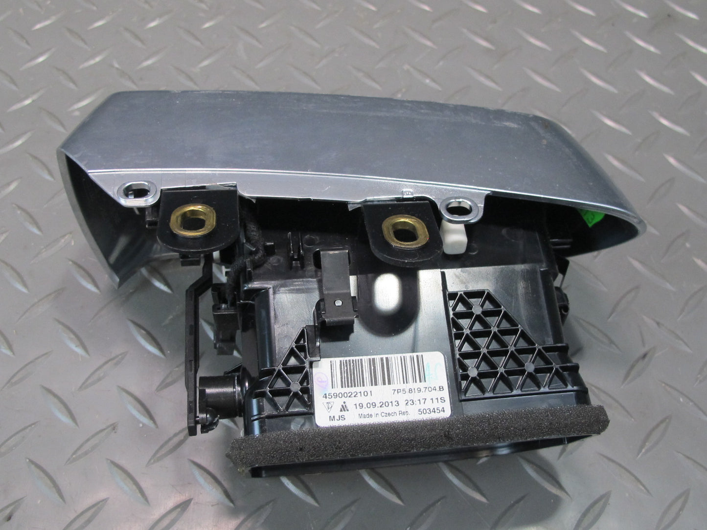 2011-2018 Porsche Cayenne 958 Front Right Side Dash A/C Heater Air Vent Grille