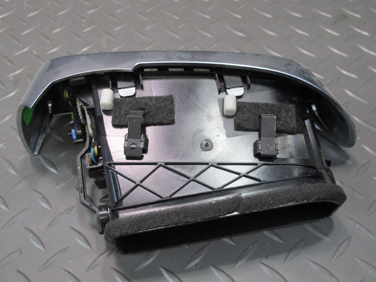 2011-2018 Porsche Cayenne 958 Front Right Side Dash A/C Heater Air Vent Grille