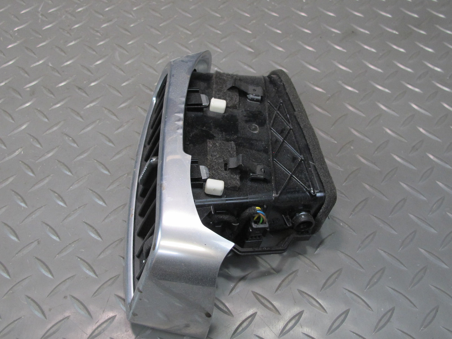 2011-2018 Porsche Cayenne 958 Front Right Side Dash A/C Heater Air Vent Grille