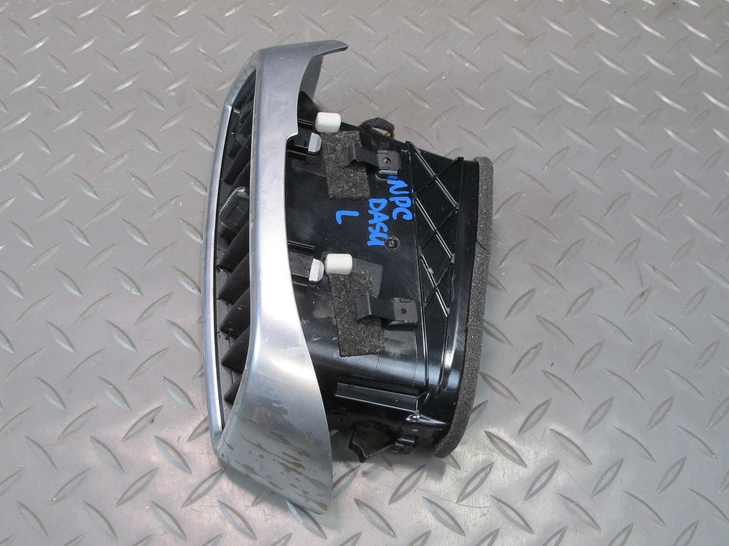 2011-2018 Porsche Cayenne 958 Front Left Side Dash A/C Heater Air Vent Grille