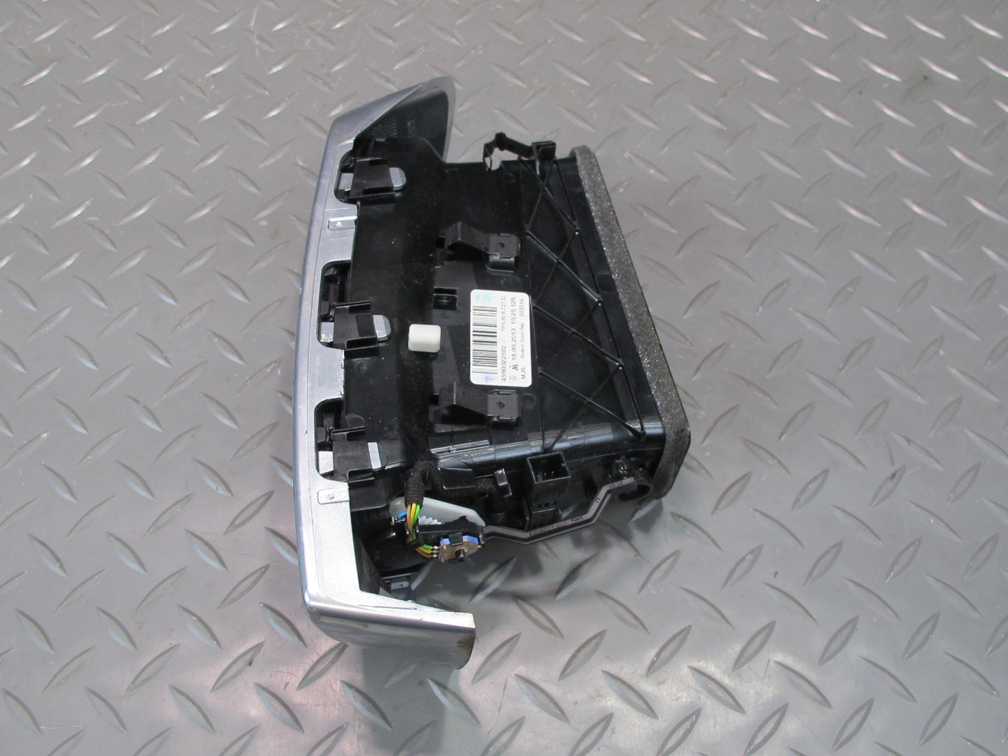 2011-2018 Porsche Cayenne 958 Front Left Side Dash A/C Heater Air Vent Grille