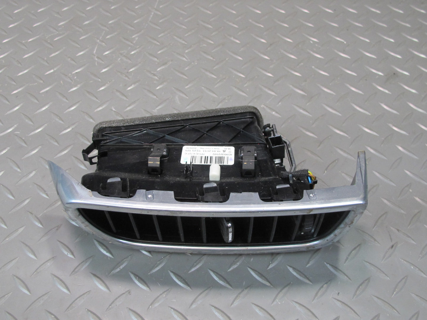 2011-2018 Porsche Cayenne 958 Front Left Side Dash A/C Heater Air Vent Grille