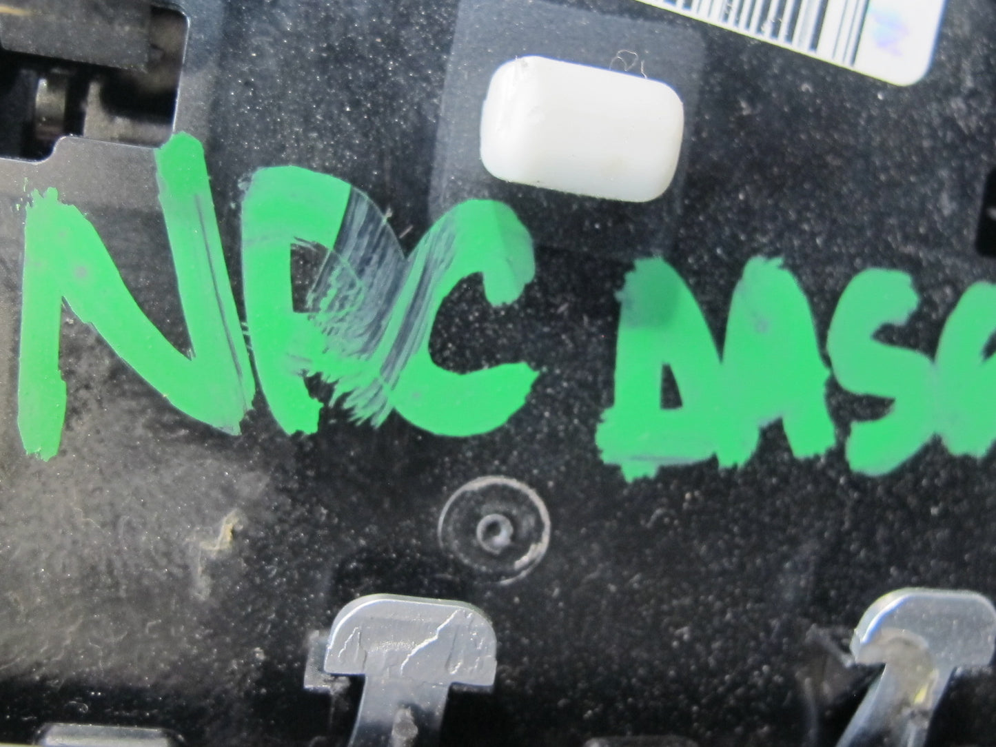 2011-2018 Porsche Cayenne 958 Rear Right Side Center A/C Heater Air Vent Grille