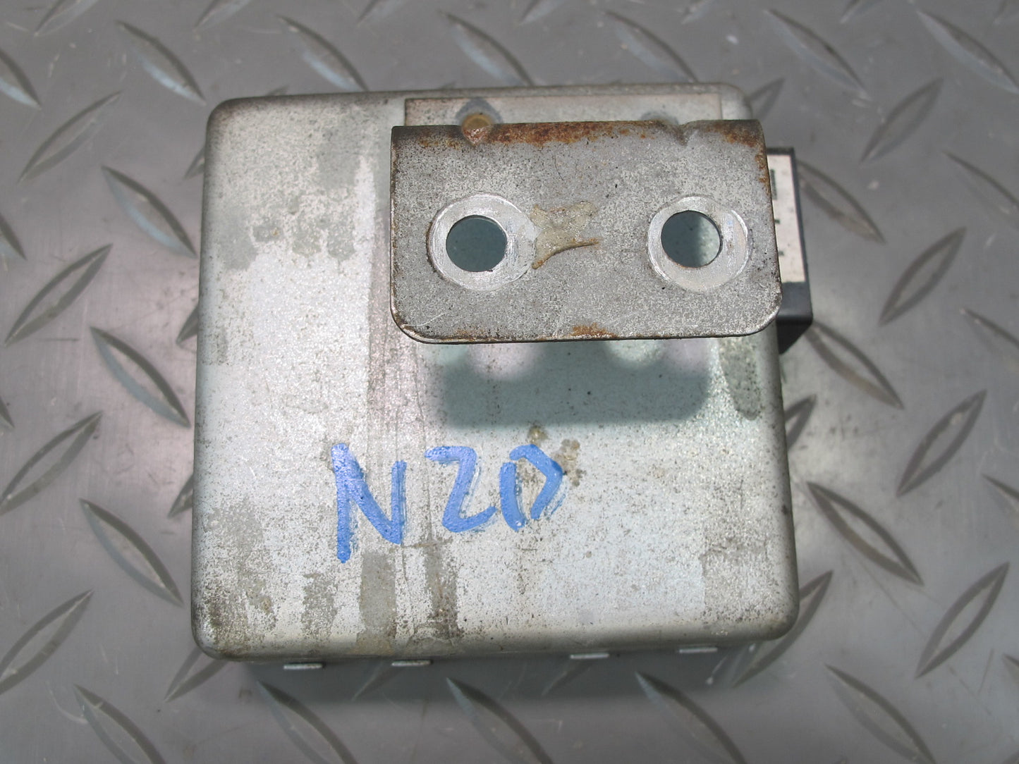 90-93 Nissan Z32 300ZX Theft Warning Control Module 28590-30P00 OEM