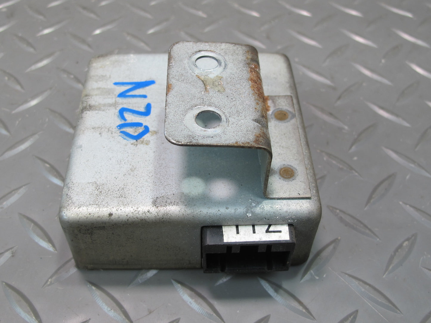 90-93 Nissan Z32 300ZX Theft Warning Control Module 28590-30P00 OEM