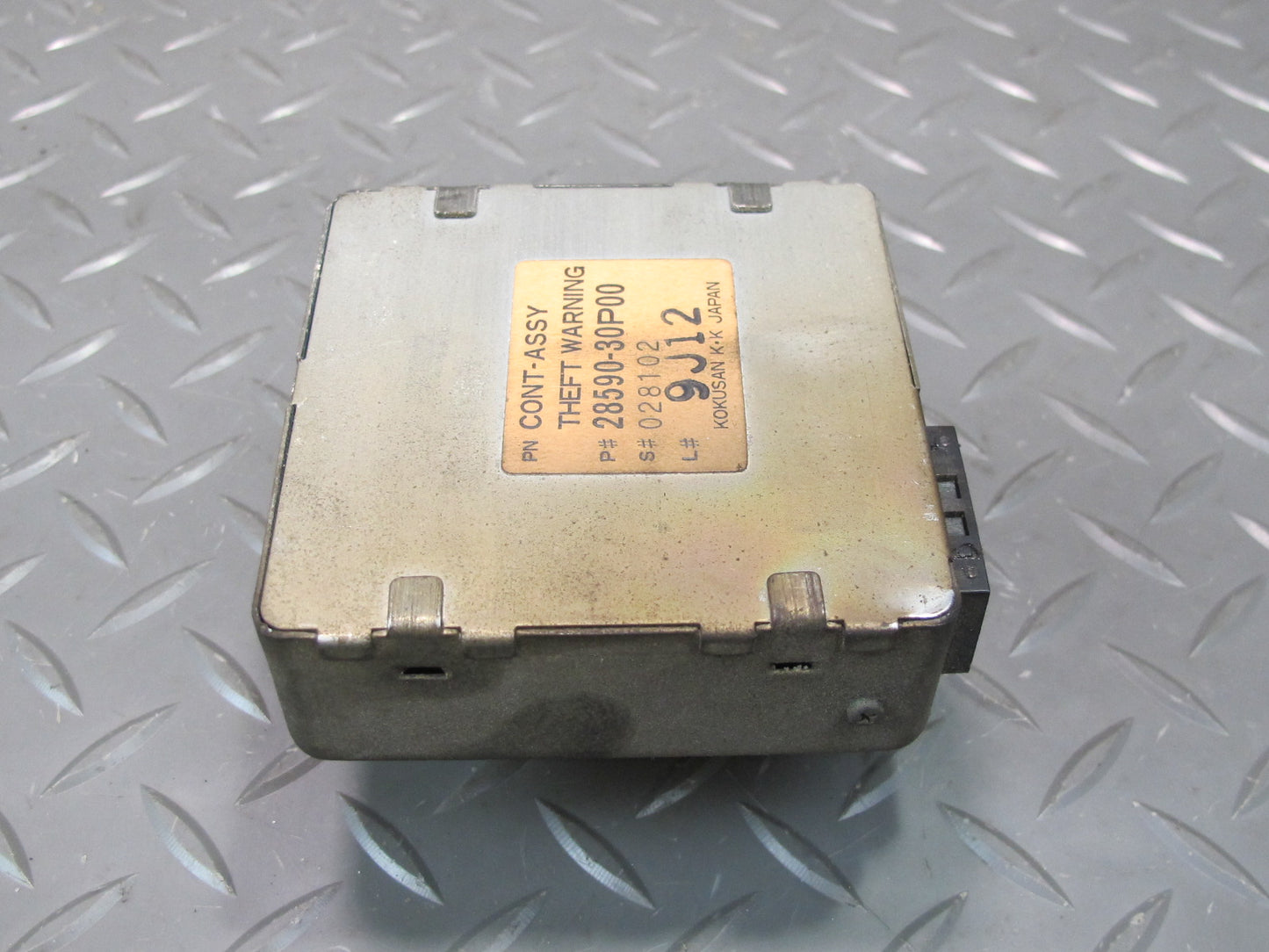 90-93 Nissan Z32 300ZX Theft Warning Control Module 28590-30P00 OEM
