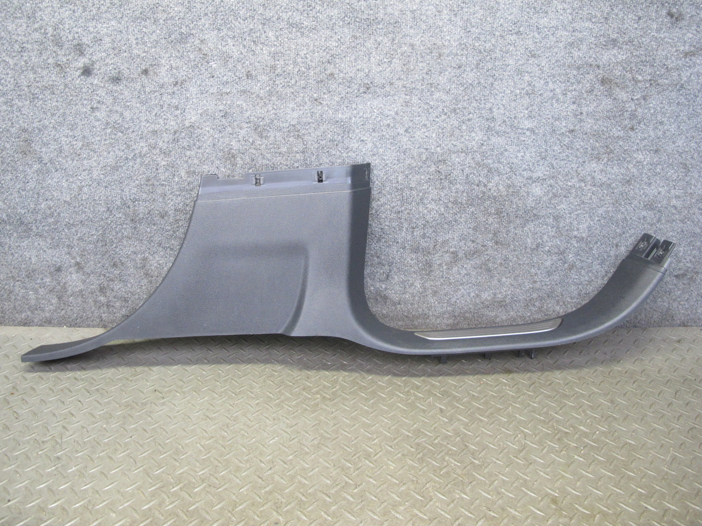 2011-2018 Porsche Cayenne 958 Right Pass Side B Pillar Lower Trim Cover Panel