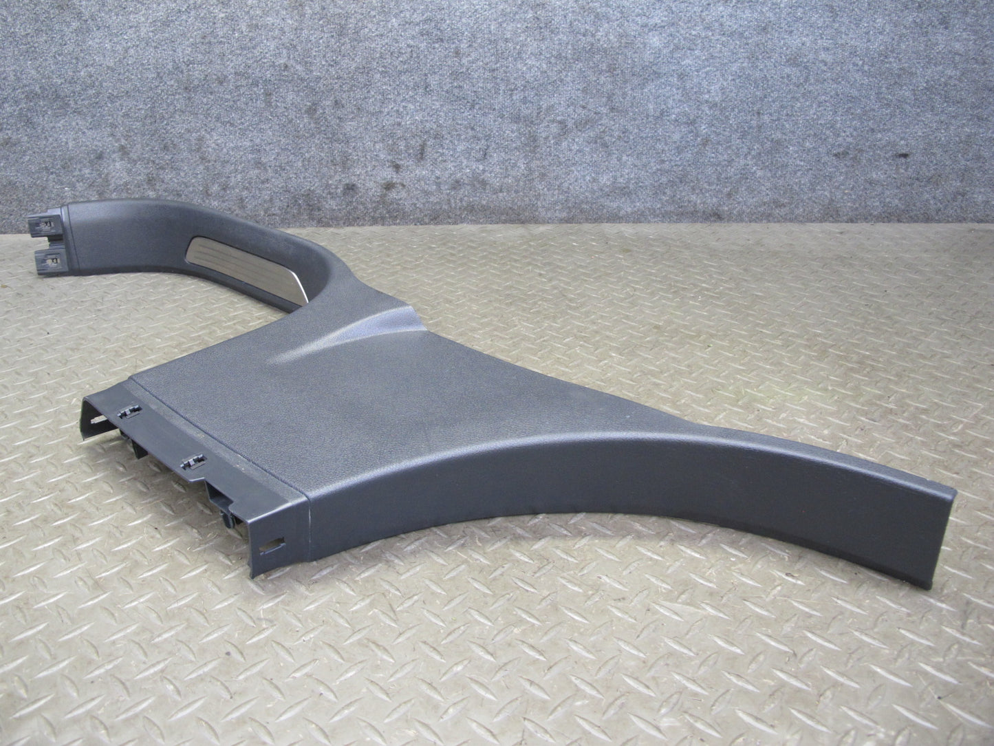 2011-2018 Porsche Cayenne 958 Right Pass Side B Pillar Lower Trim Cover Panel