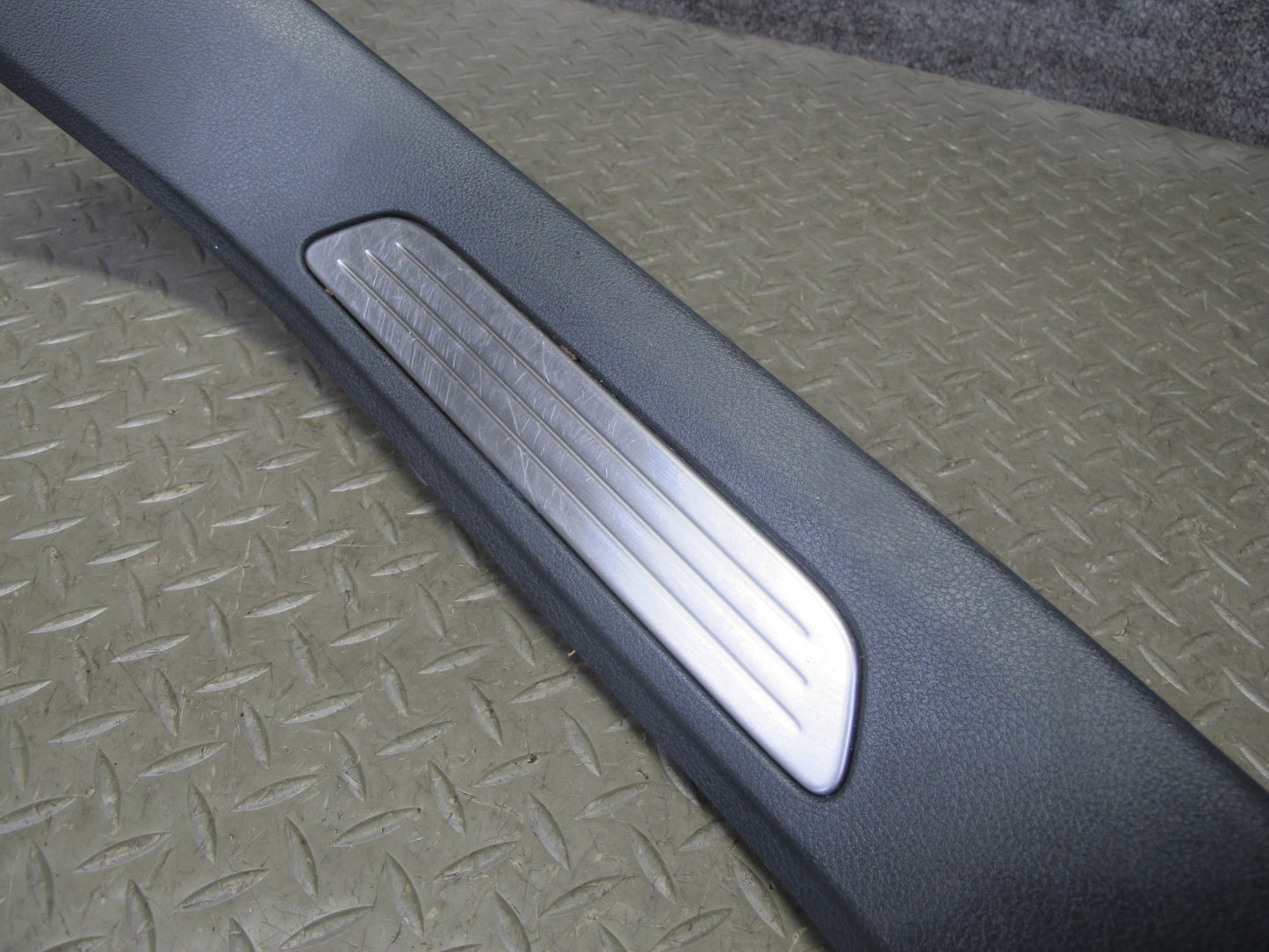2011-2018 Porsche Cayenne 958 Right Pass Side B Pillar Lower Trim Cover Panel