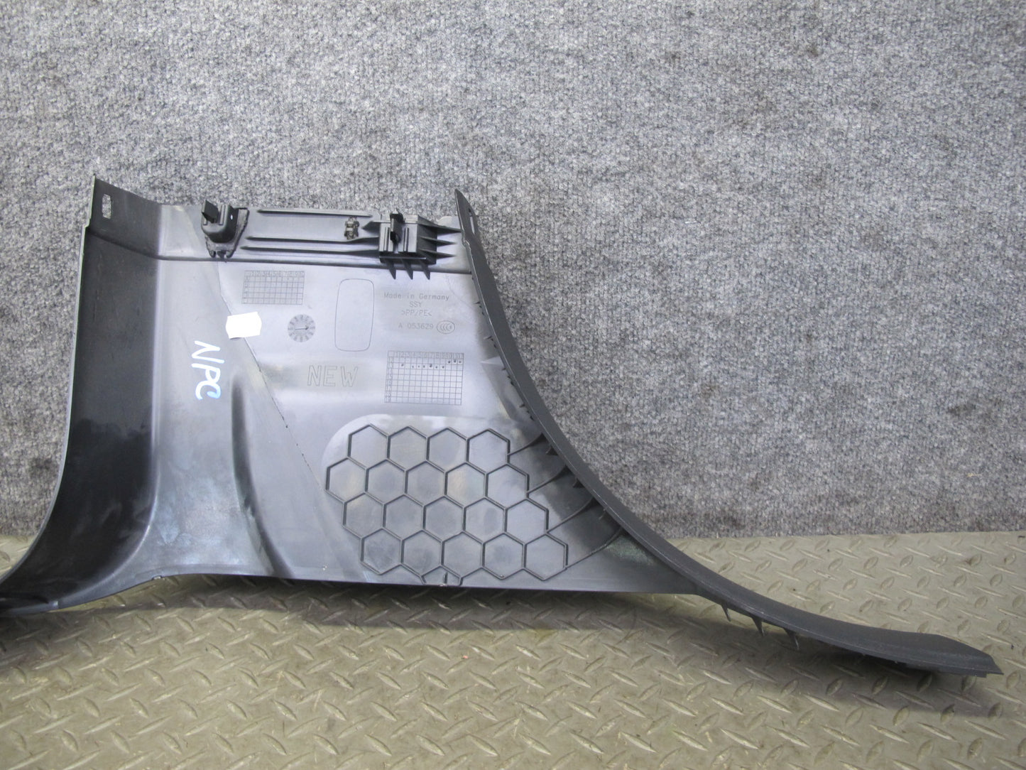 2011-2018 Porsche Cayenne 958 Right Pass Side B Pillar Lower Trim Cover Panel