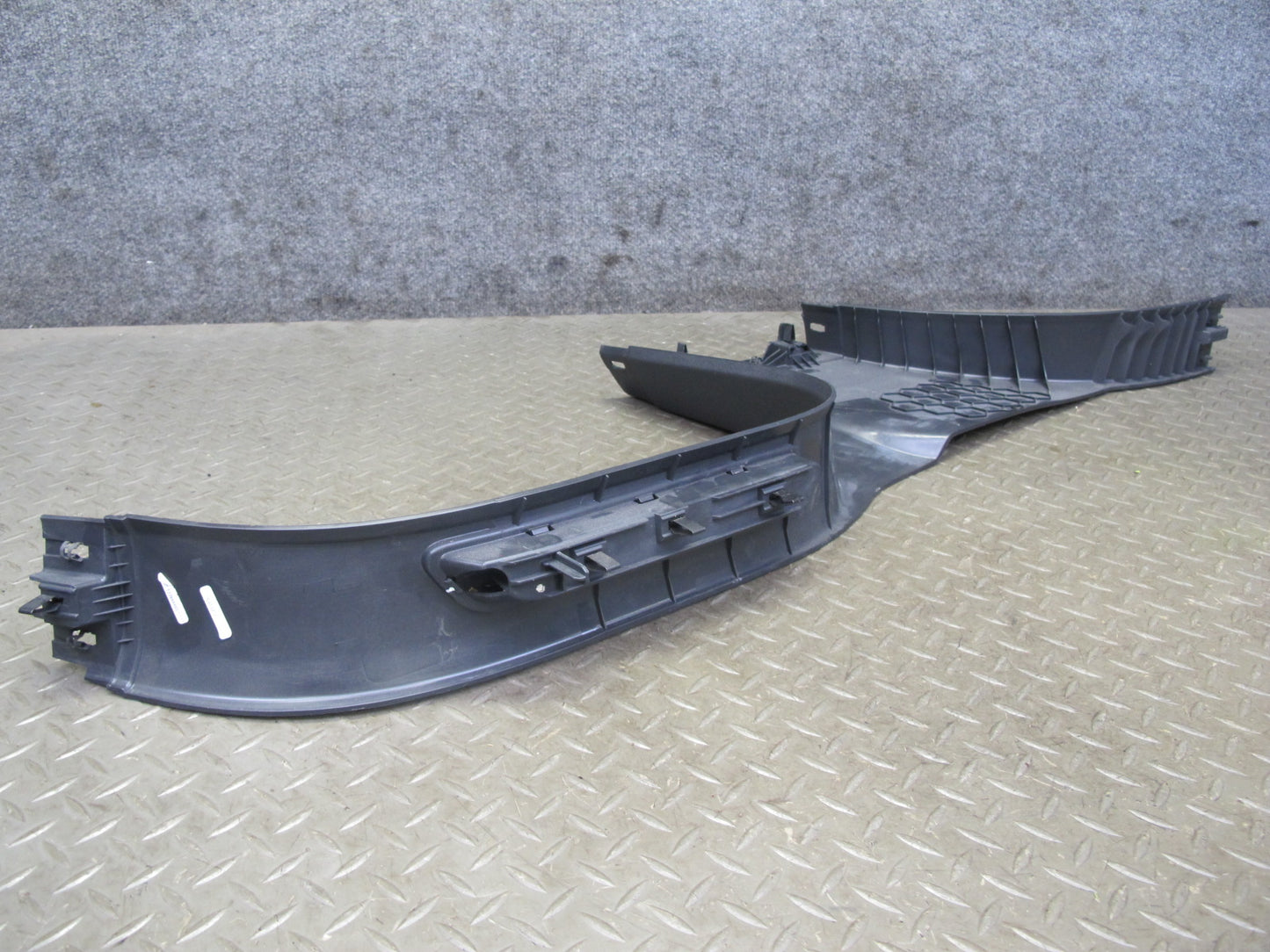 2011-2018 Porsche Cayenne 958 Right Pass Side B Pillar Lower Trim Cover Panel