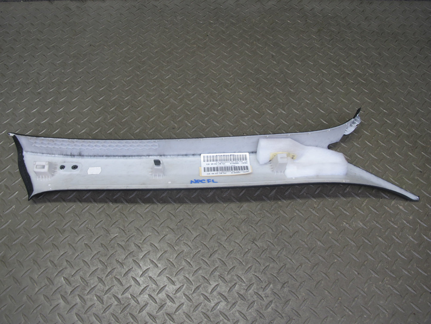 11-18 Porsche Cayenne 958 Front Right & Left Side A Pillar Trim Cover Panel Set