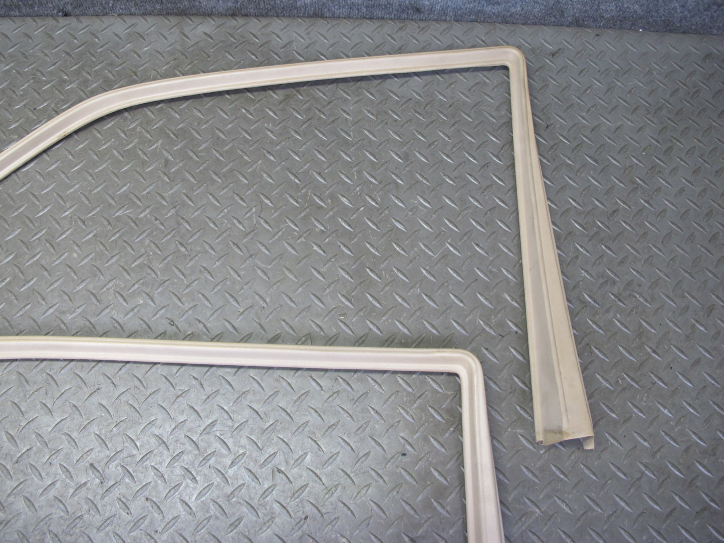 94-95 Mercedes W124 300D Sedan Set of 4 Front & Rear Door Window Frame Trim OEM