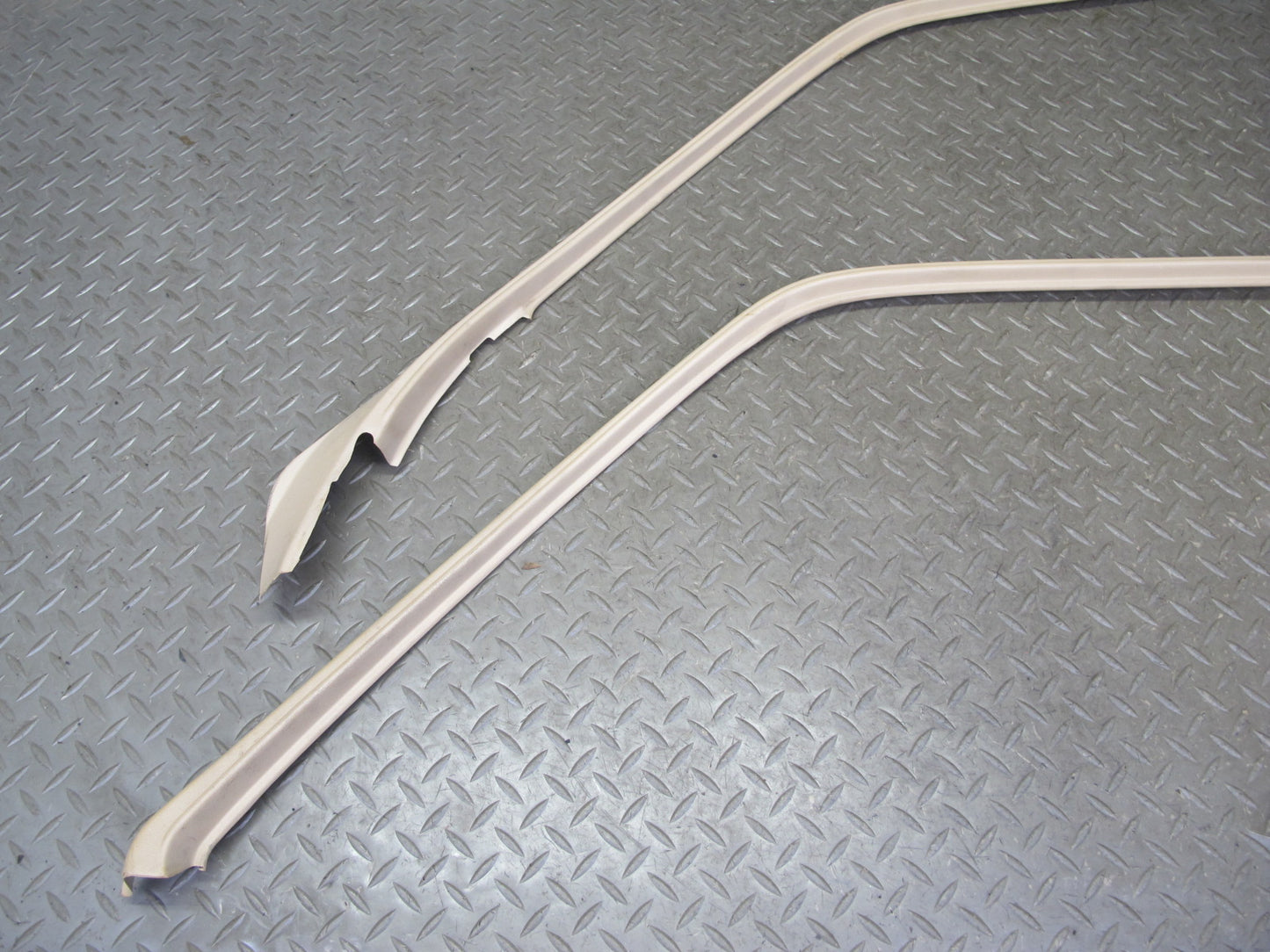 94-95 Mercedes W124 300D Sedan Set of 4 Front & Rear Door Window Frame Trim OEM